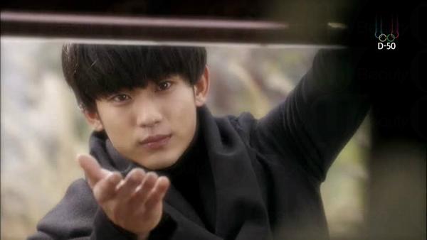 Q4 都敏俊在 404 年前居住的星球名叫？