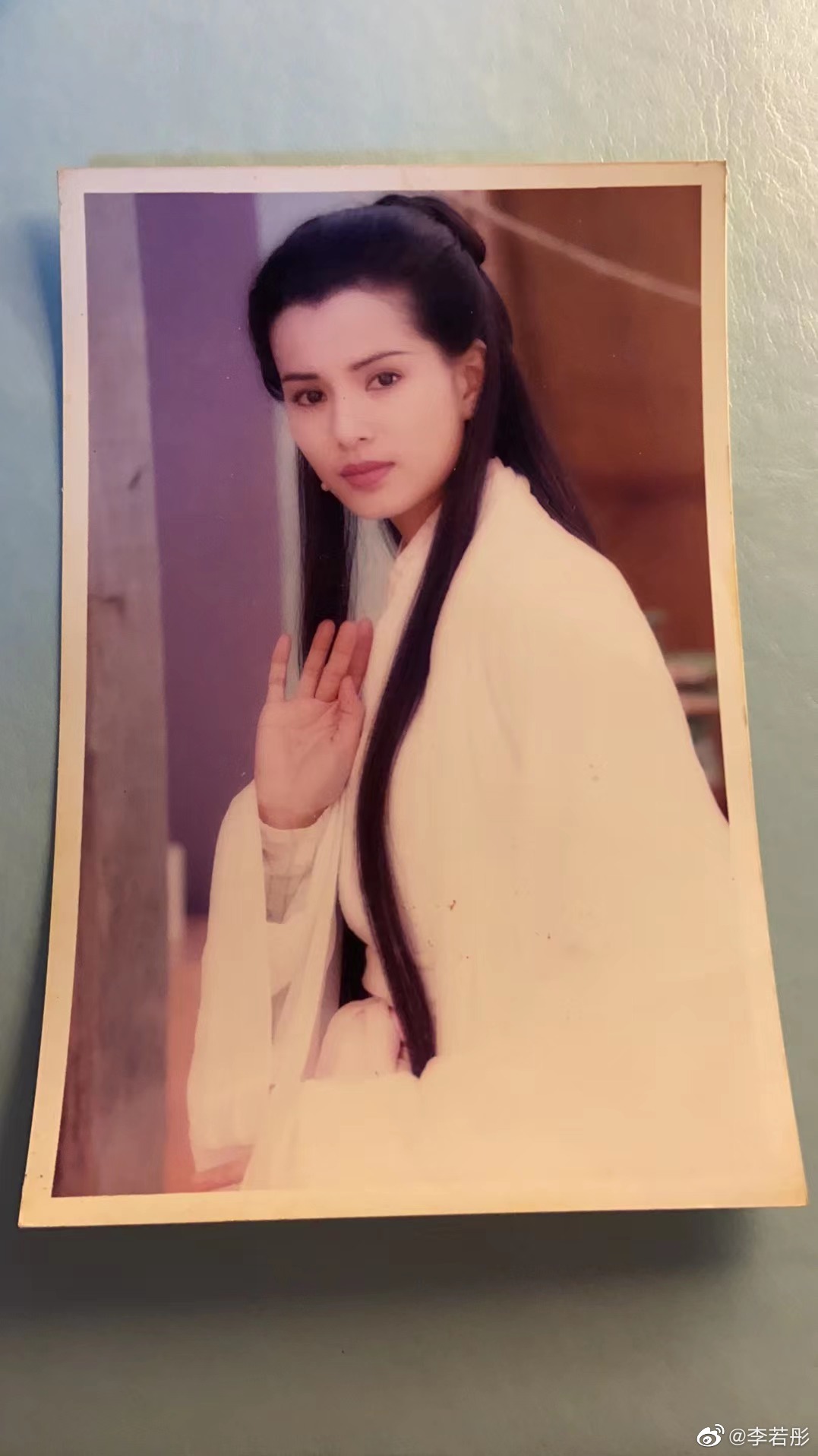 56歲李若彤再扮「小龍女」 驚艷網民！27年前後零走樣！網民盛讚：姑姑吃了防腐劑？