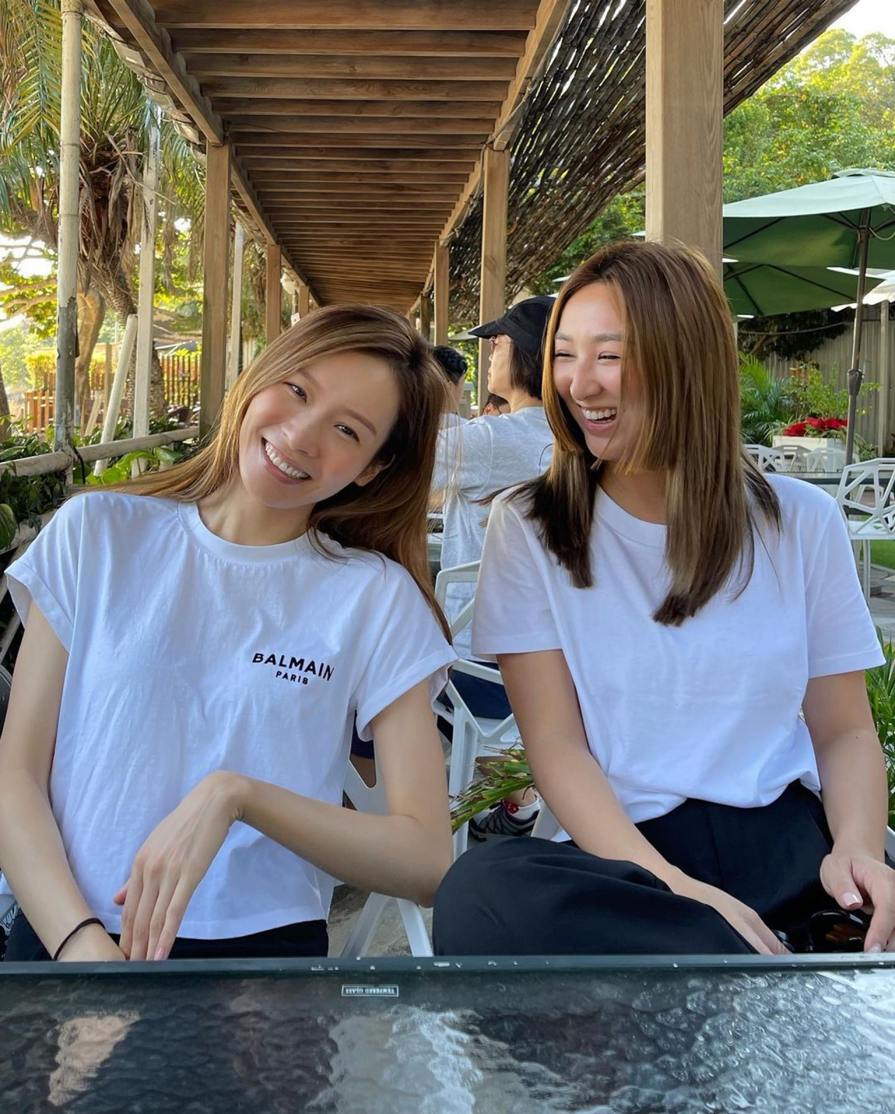 李佳芯高海寧素顏合體鬥靚！皮膚保養極佳仍像少女！與粉絲合照盡現親民！