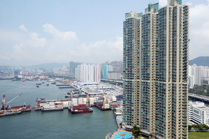 網民熱議:新樓維港匯 vs 舊樓君匯港邊個買得過? 維港匯有垃圾惡臭問題? | UHK 港生活