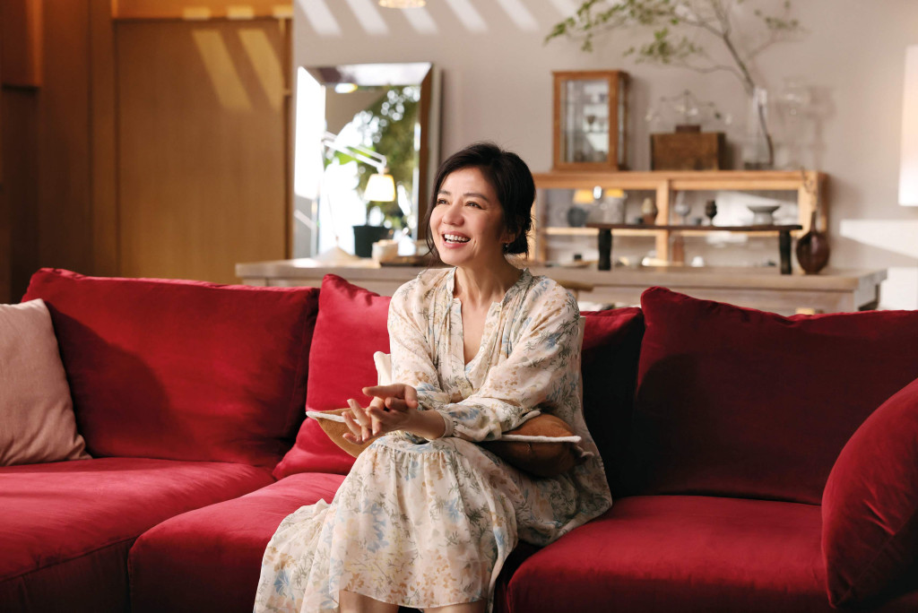 62歲「紅姑」鍾楚紅零P圖真實模樣曝光！年過花甲美貌依然驚人！凍齡秘訣全靠5招！