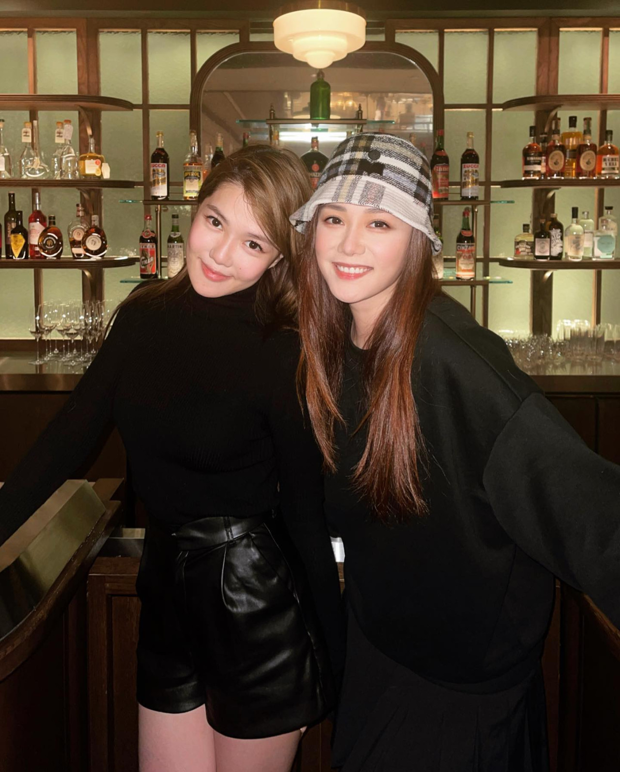 35歲湯洛雯激罕曬半裸浸溫泉照！「馬明視角」曬性感香肩！反勝妹妹湯樂瑤三點式！