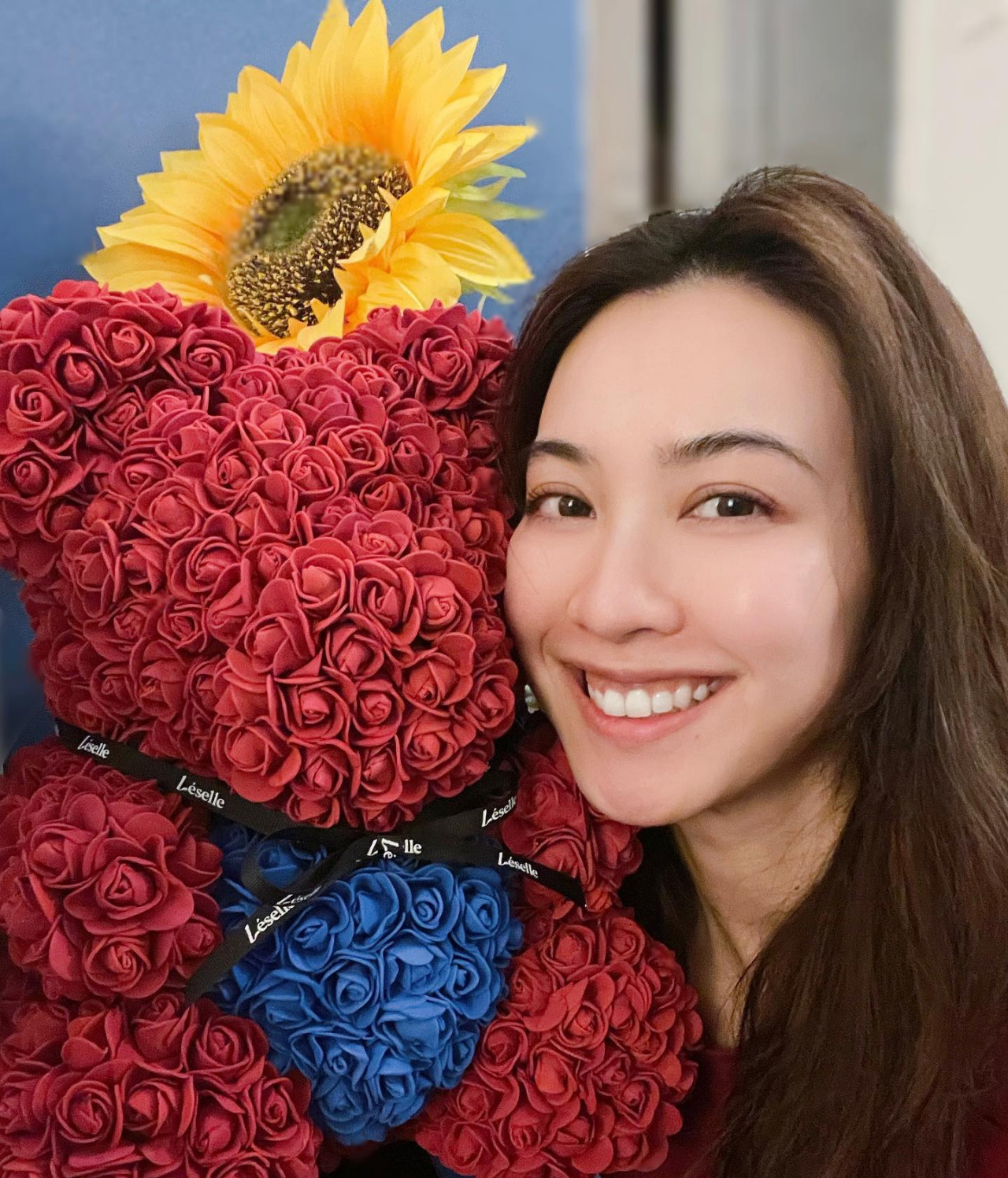 34歲朱千雪素顏被集郵大方合照！遊迪士尼曬纖腰獲激讚！反擊「憔悴殘樣」傳聞媲美參選當年！