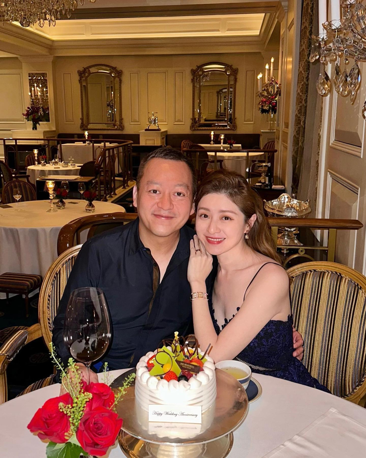 38歲徐菁遙與大女兒母女裝野餐！13歲Vianna近況曝光！逆天長腿盡得優良基因！