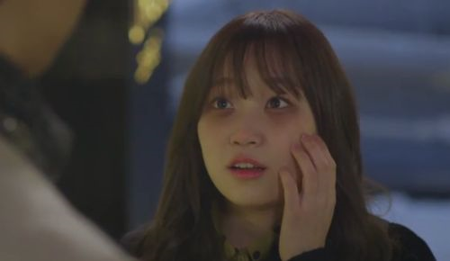 做黑眼圈醫美失敗1年後慘變「熊貓眼」！眼底驚現瘀血/疤痕增新！美容師回覆超崩潰！