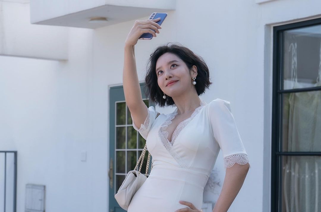 《黑暗榮耀》最美空姐車珠英爆紅！全裸戲份好身材是真是假？私下竟是學霸氣質美女！