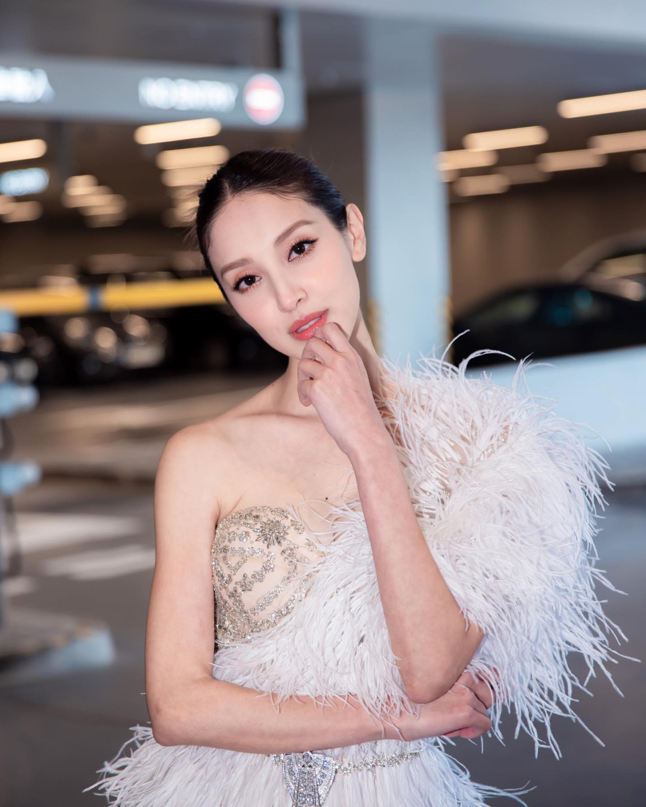 陳凱琳千呎豪宅內部裝潢再曝光！戶外大花園/巨型雲石飯枱！屋內細節盡顯奢華！