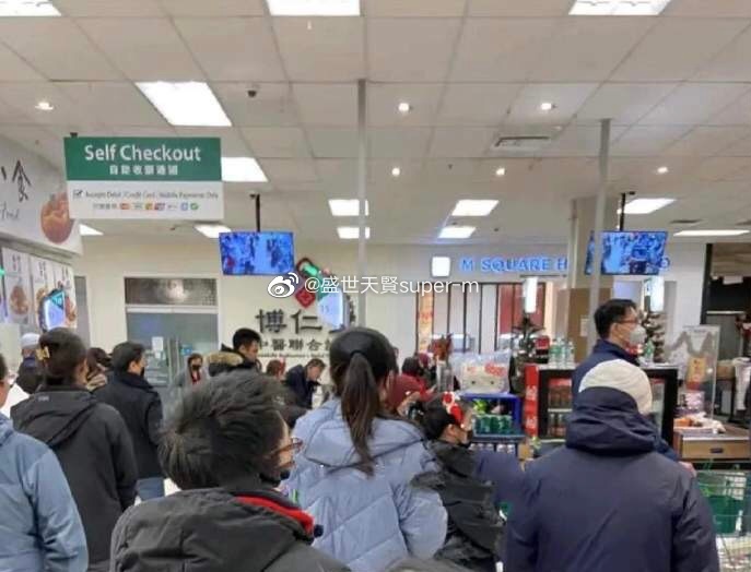 56歲王祖賢加拿大獨逛超市被野生捕獲！昔日「亞洲第一美女」！真實樣貌引網民感嘆！