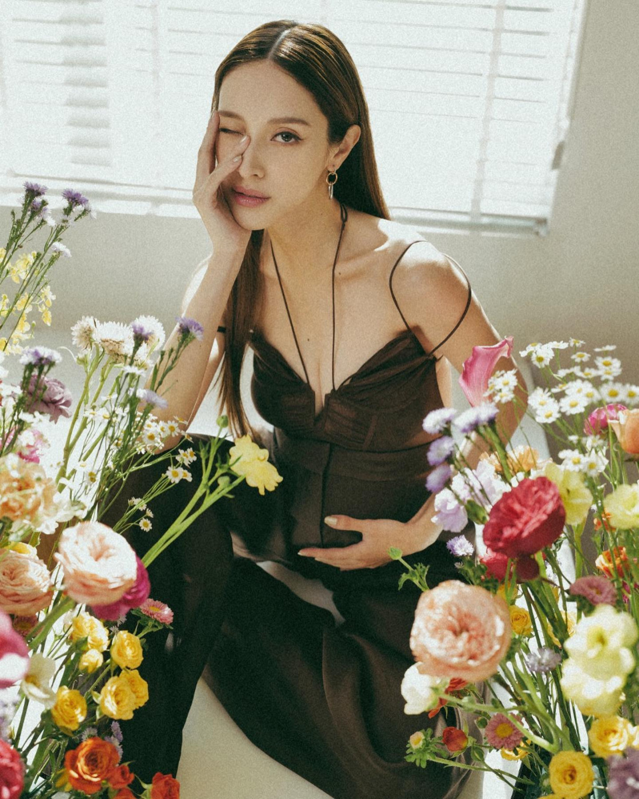 陳凱琳著裸色瑜珈服被指「視覺衝擊」！上圍升Cup成亮點！網民驚歎生三胎極速修身！