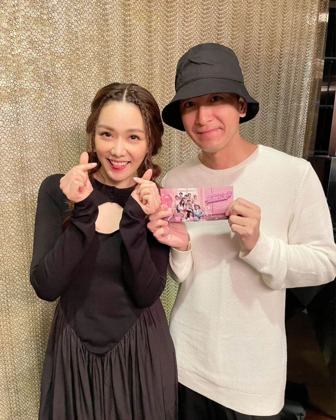 湯洛雯馬國明拍拖被粉絲捕獲！準夫妻貼地行Outlet！被讚「真人又帥又美」