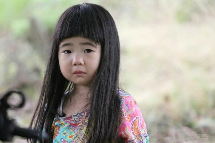 曹格12歲女兒Grace暴風成長！近照保留可愛粗眉肉臉！打扮超成熟似足媽媽！