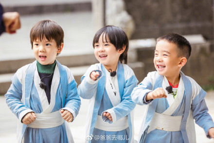 《爸爸去哪兒》9歲Jasper近況曝光！流利中英文做名校導遊！愈大愈靚仔！