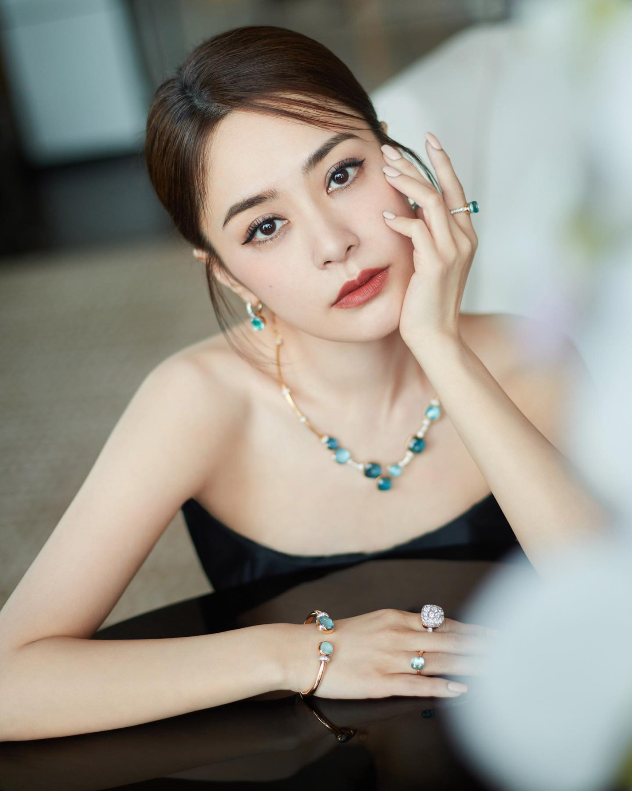 鍾欣潼出席活動路人鏡頭生圖流出！真實身形樣貌曝光！網民：冇啲人講到咁瘦！