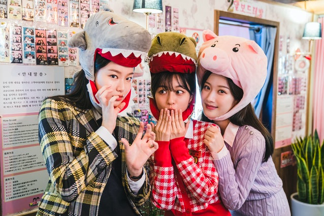 少女家中自行蜜蠟脫毛致毛囊炎！雙腿變黑長滿痤瘡！ 