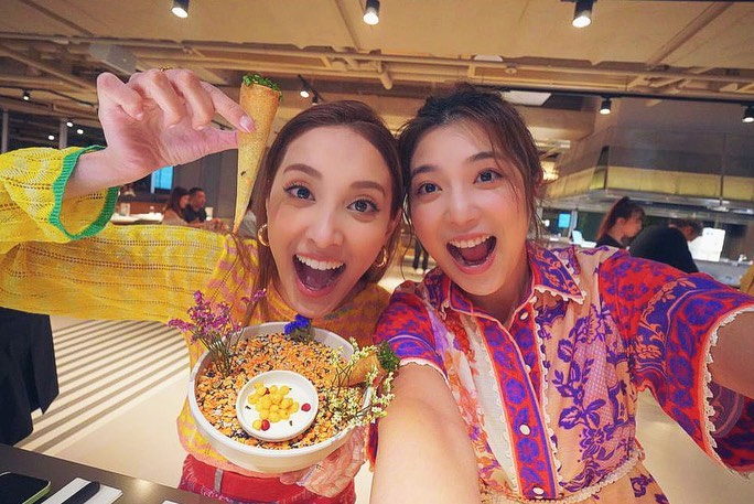 陳展鵬單文柔4歲囡囡五官精緻可愛！陳凱琳笑言為仔仔「對親家」！鄭嘉穎3字回覆惹爆笑！