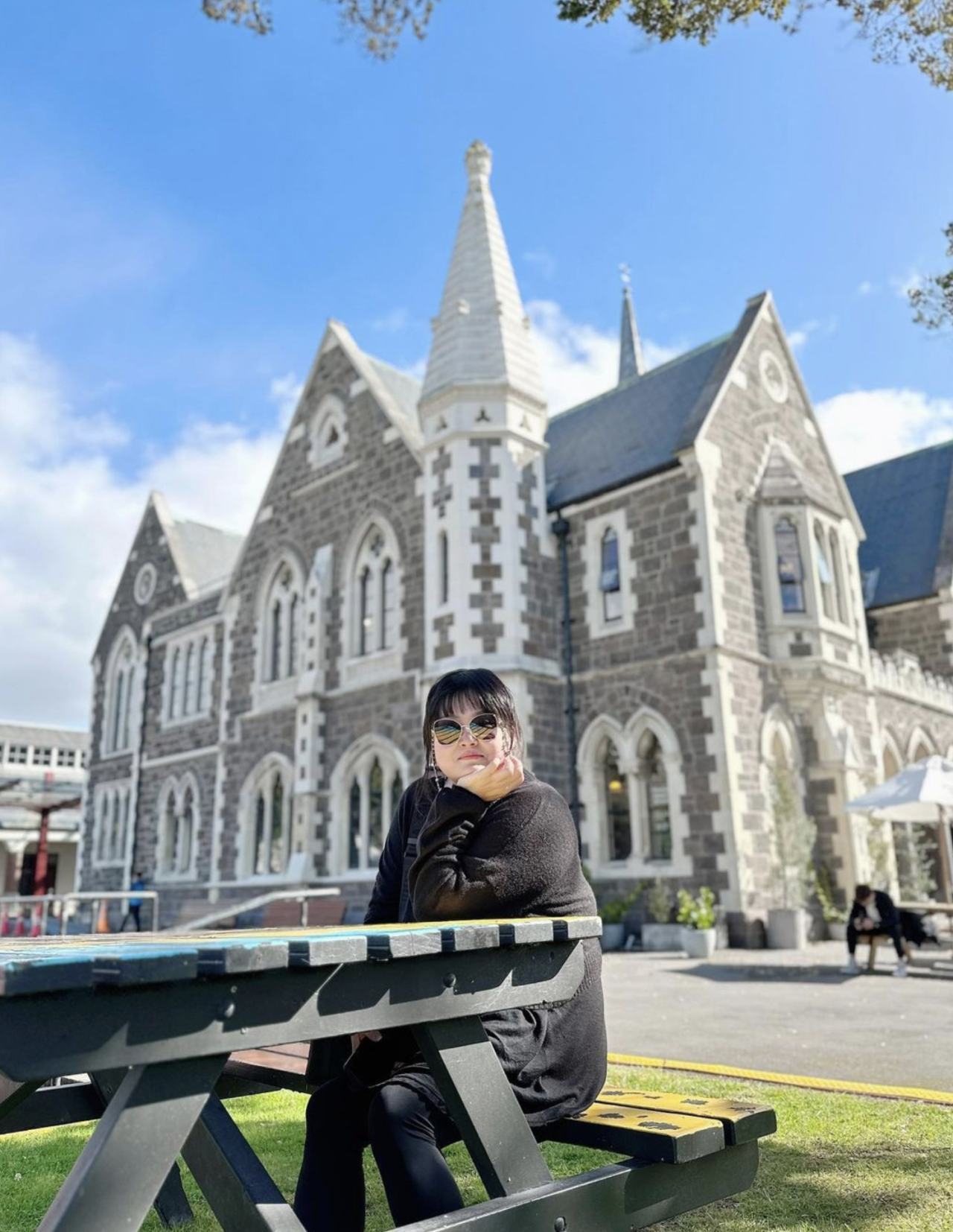 37歲細細粒轉型吃播KOL吸金力驚人！拍片大曬紐西蘭別墅！上闊下窄身形令網民擔憂！