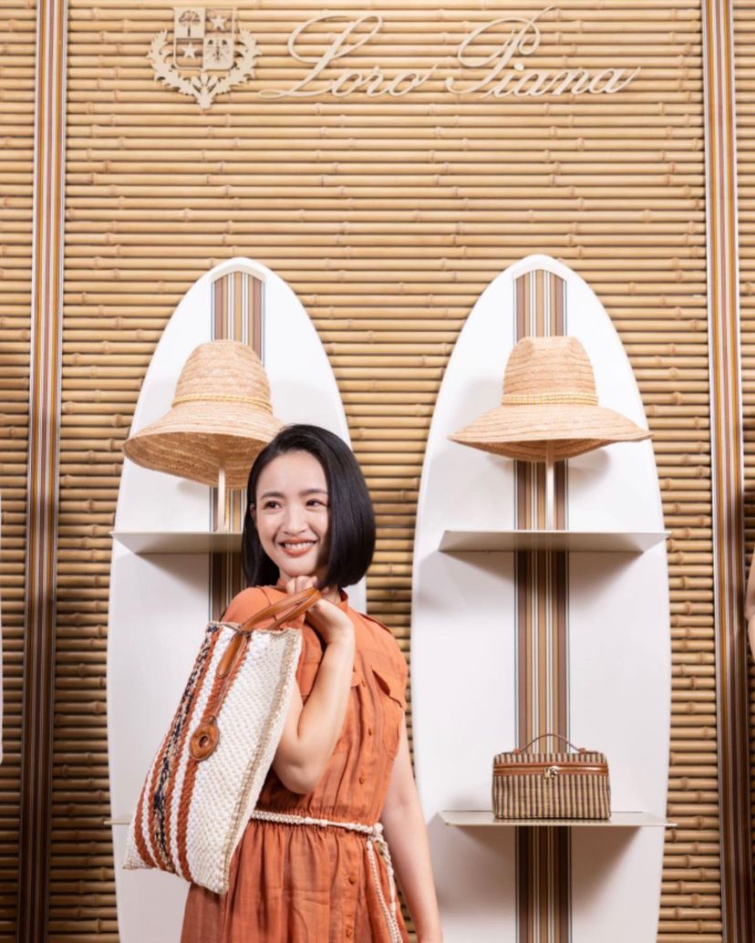 40歲林依晨香港機場被野生捕獲！主動向粉絲「這樣做」獲大讚親和！打扮低調仍難掩星味！