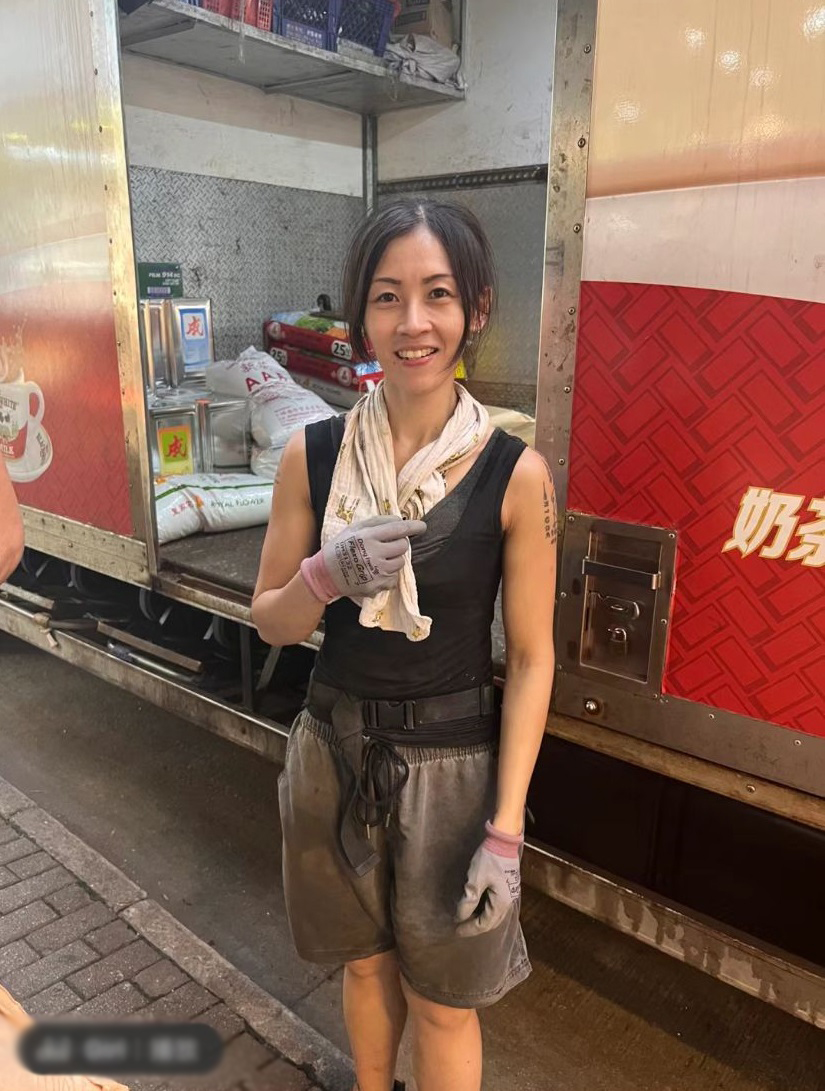 「港版羅拉」朱芊佩酷熱天氣搬貨被捕獲！漸見歲月痕跡身形消瘦！堅持從事運輸原因曝光！