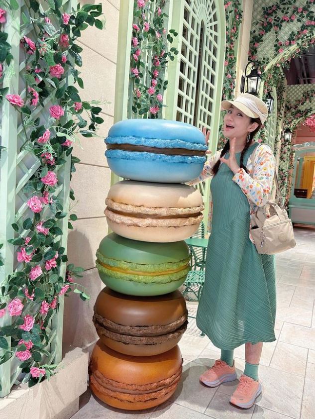 Selina任家萱「藏肚穿搭」隱形5月孕肚！3套連身洋裝打造甜系少女風！比懷孕前更美！