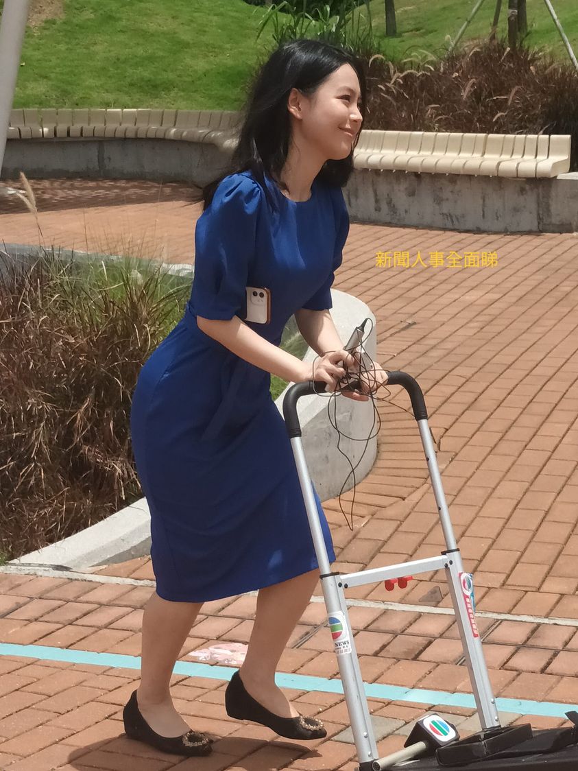 林婷婷酷熱天氣室外開工生圖流出！著主播裙幫同事推器材！真實身高樣貌曝光！