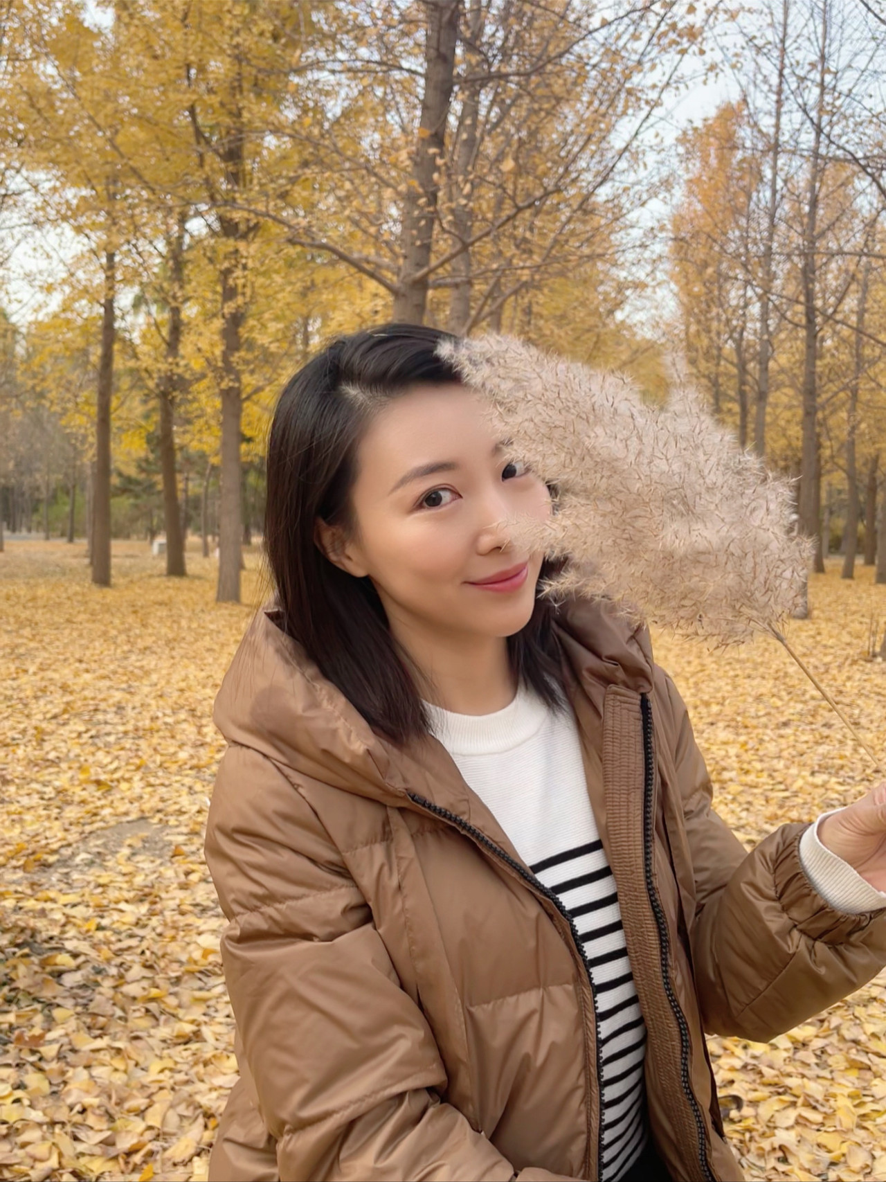 馬賽慶祝4歲囡囡生日曬靚相！似足媽媽甜美眼大！一家三口罕有露面！