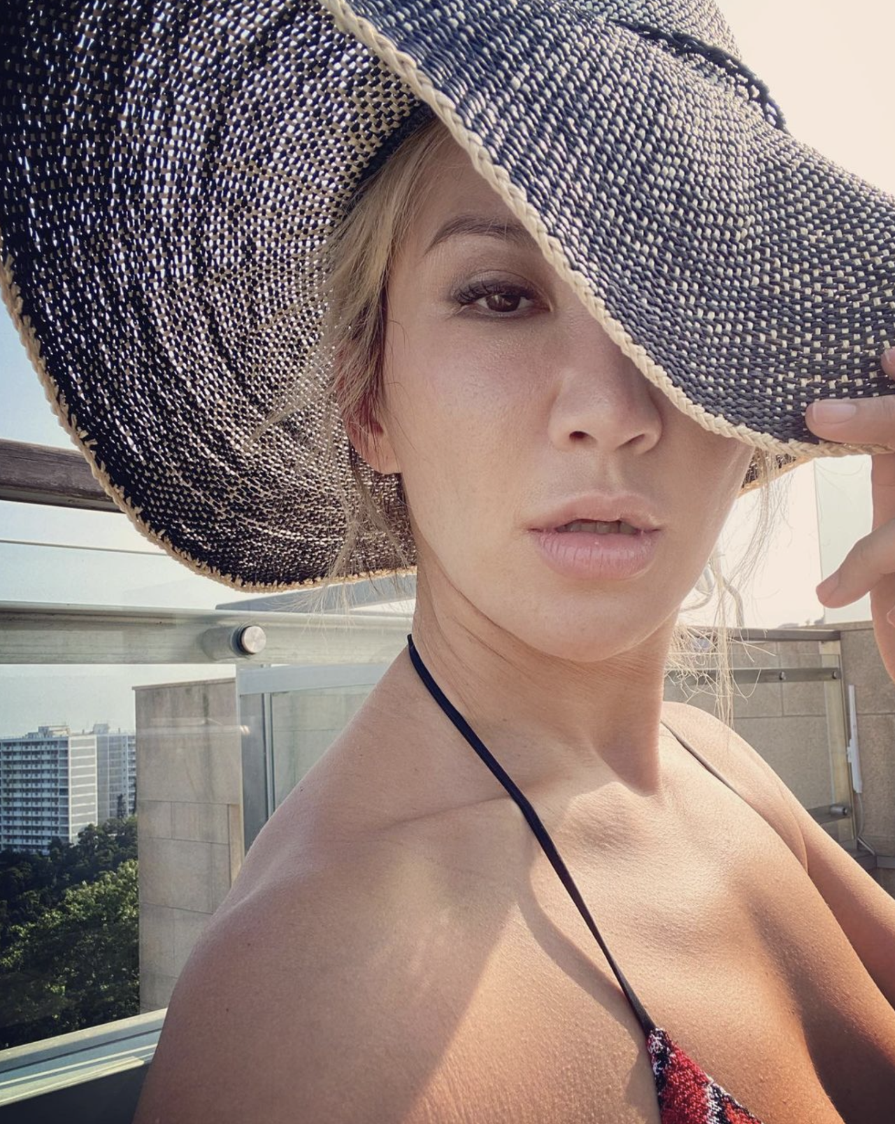 李玟一人生最大願望終遺憾告終 微博最後發文醫院躺床表情痛苦：這一輩子最大的恐懼