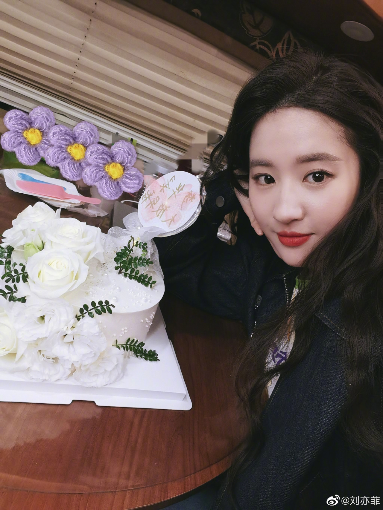 劉亦菲5大凍齡保養秘訣曝光！靠獨門洗臉法 36歲似食咗「防腐劑」仙氣依舊