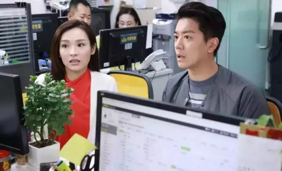 上班首天即收同事紅色炸彈！對方直言「當公司團建活動」事主網上求教惹熱議！