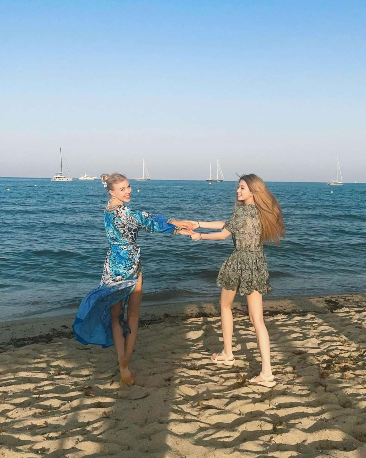 邱淑貞22歲大女沈月染金髮慘被批「降顏值」！一改多年清純黑髮！網民：氣質跑掉