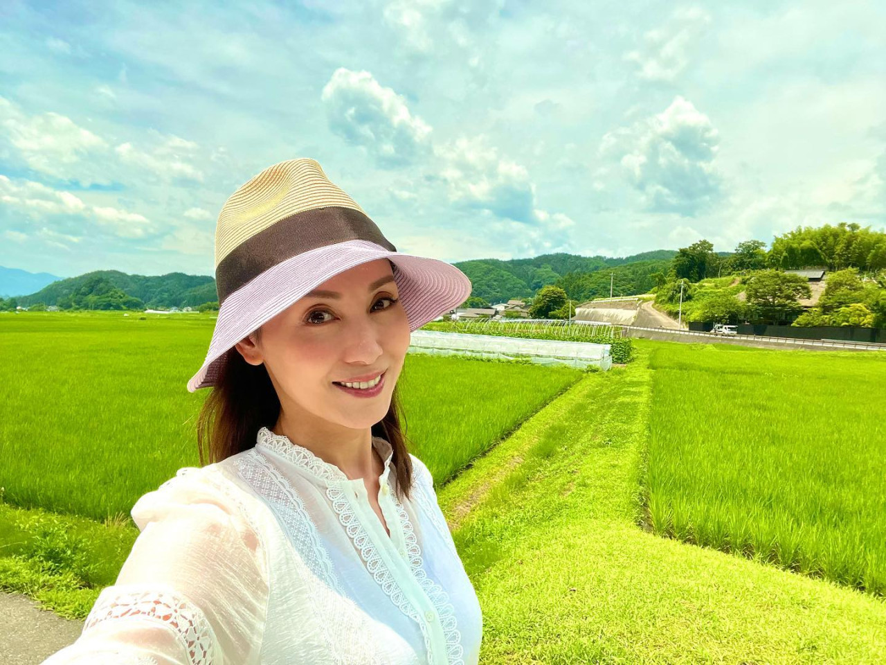 林文龍一家三口遊日本曬靚相！52歲郭可盈凍齡美貌成焦點！女兒Tania撞樣潤娥！