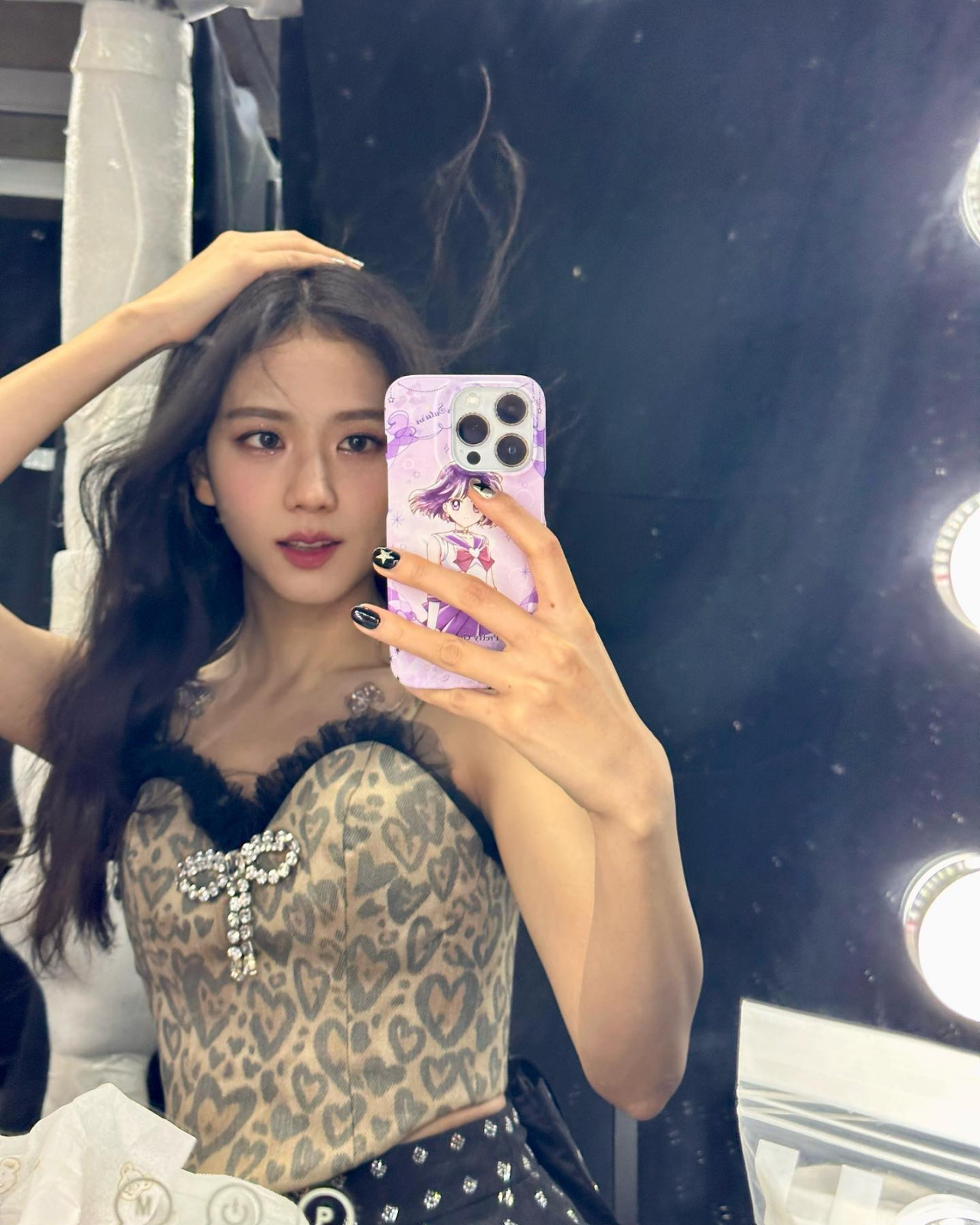 Jisoo黑歷史舊照曝光！自認以前長得醜：就像三角飯糰！