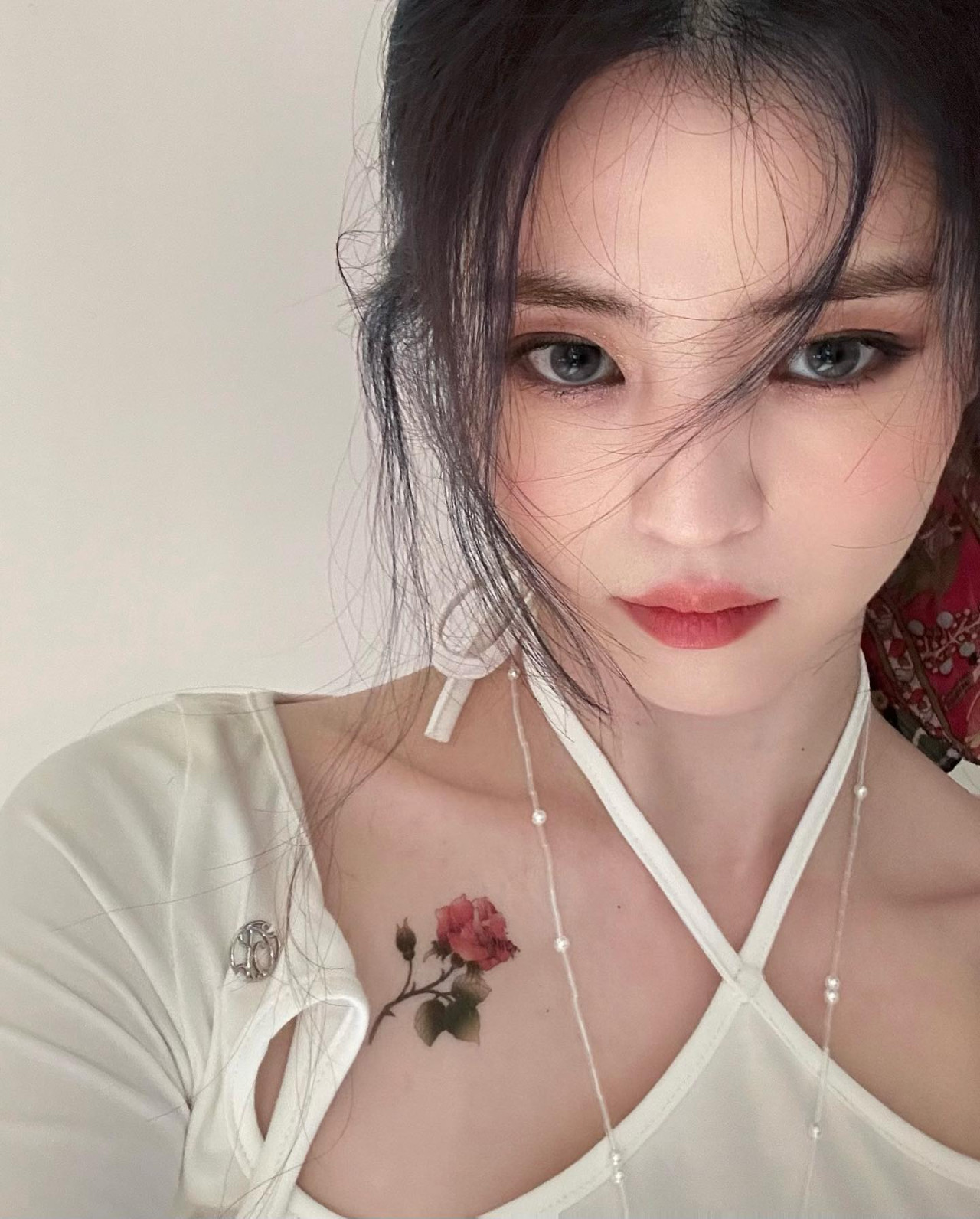 「最美小三」韓韶禧素顏睡衣開直播！原生美貌皮膚超好！網民激讚：母胎美女！