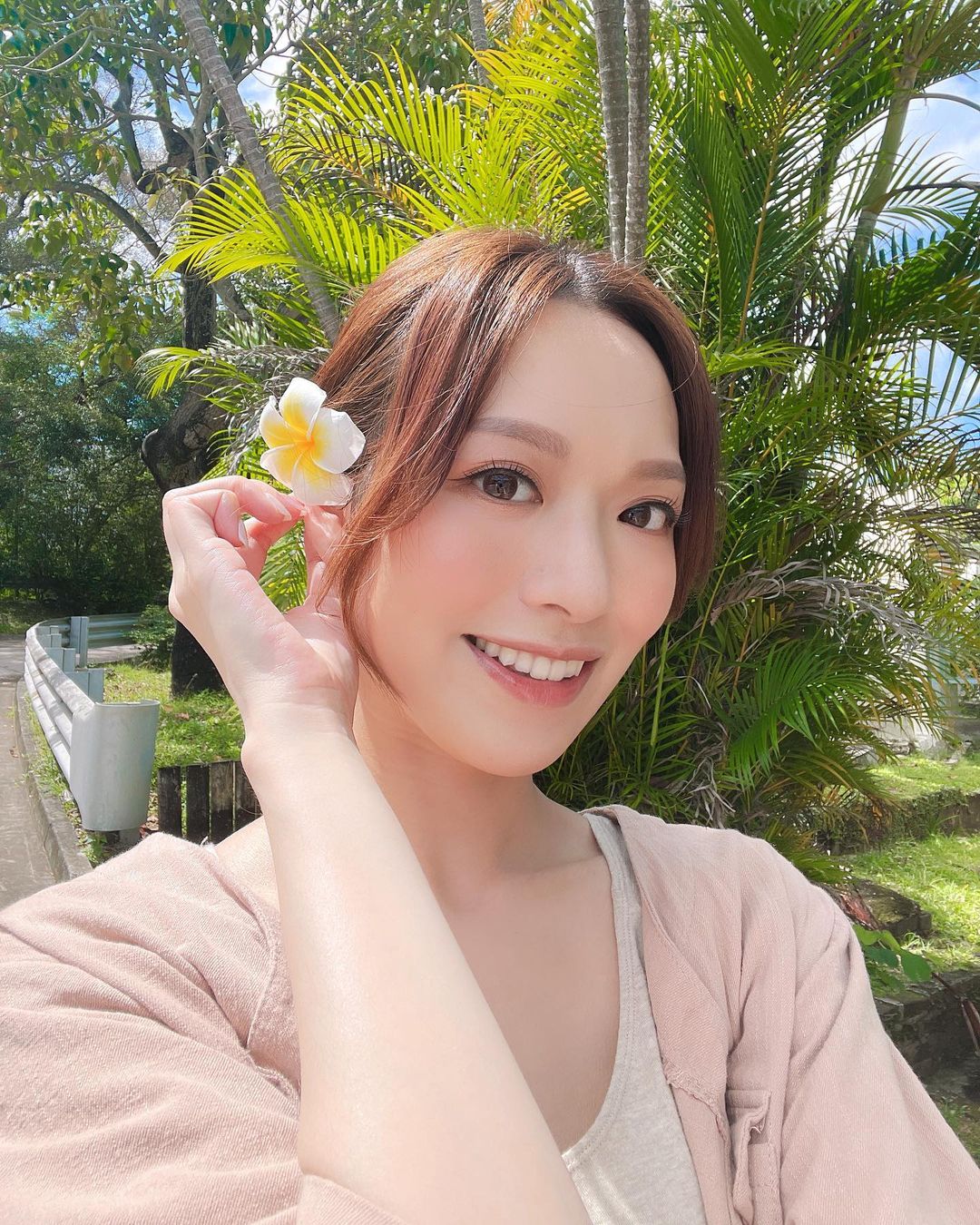 馮盈盈復出驚現暴瘦扮Barbie！頭大身細上圍縮水！變「紙板人」嚇壞網民！