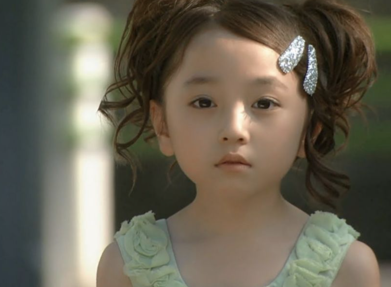 日本最美童星谷花音20歲近照曝光！被指「胖成路人」！網民高呼認不出！