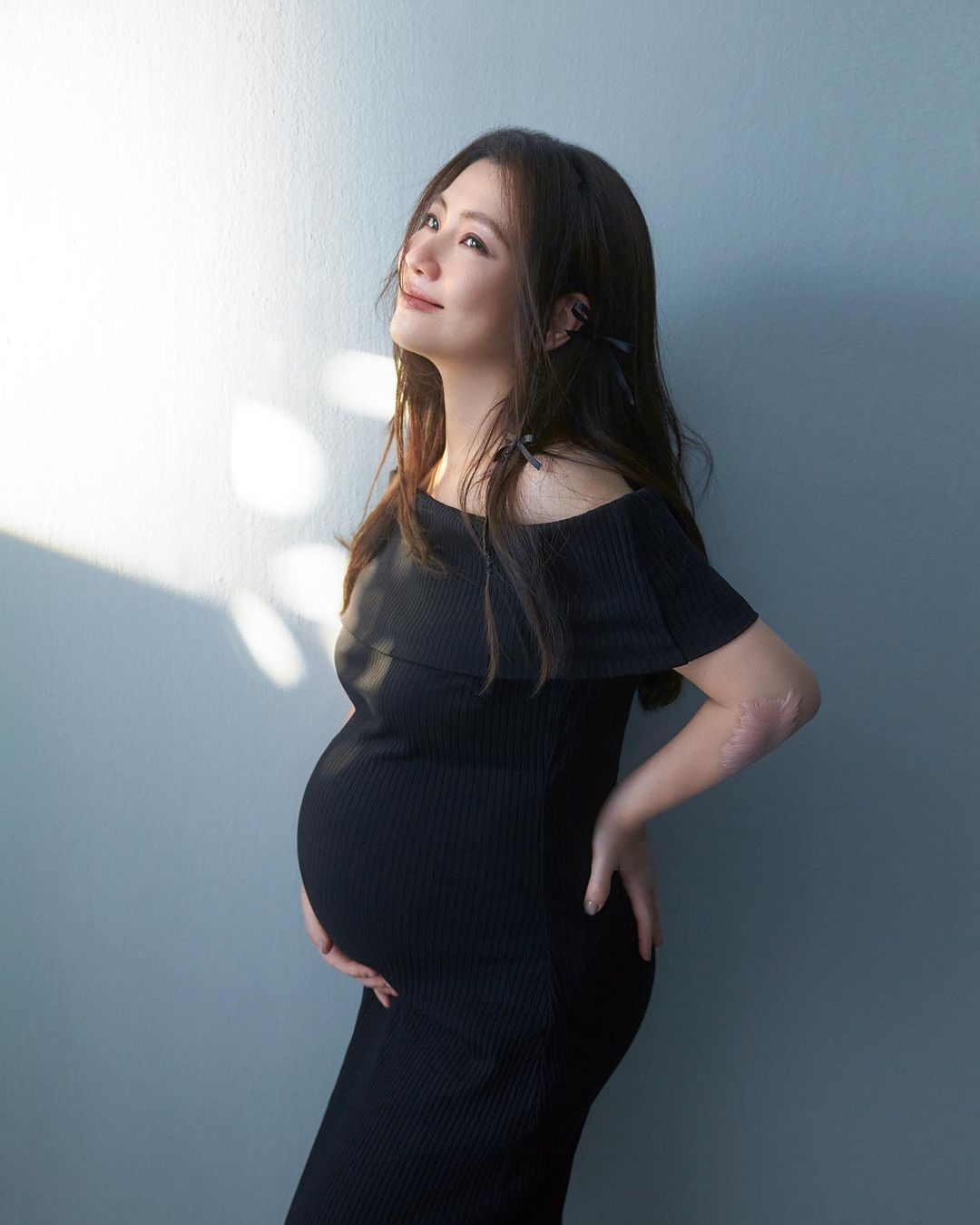 台灣女星S.H.E成員Selina懷孕八個月孕照曝光！網友大讚她為「最美孕婦」！