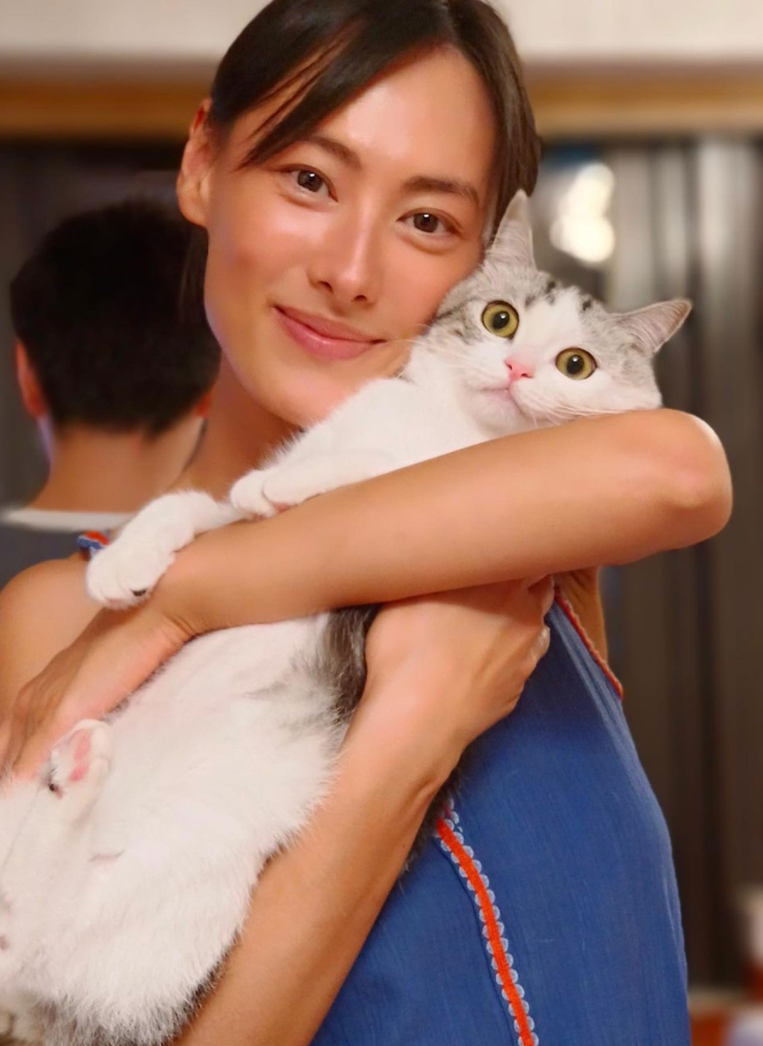 35歲梁洛施最新近照曝光！素顏為友人慶生！打扮低調仍散發仙氣！