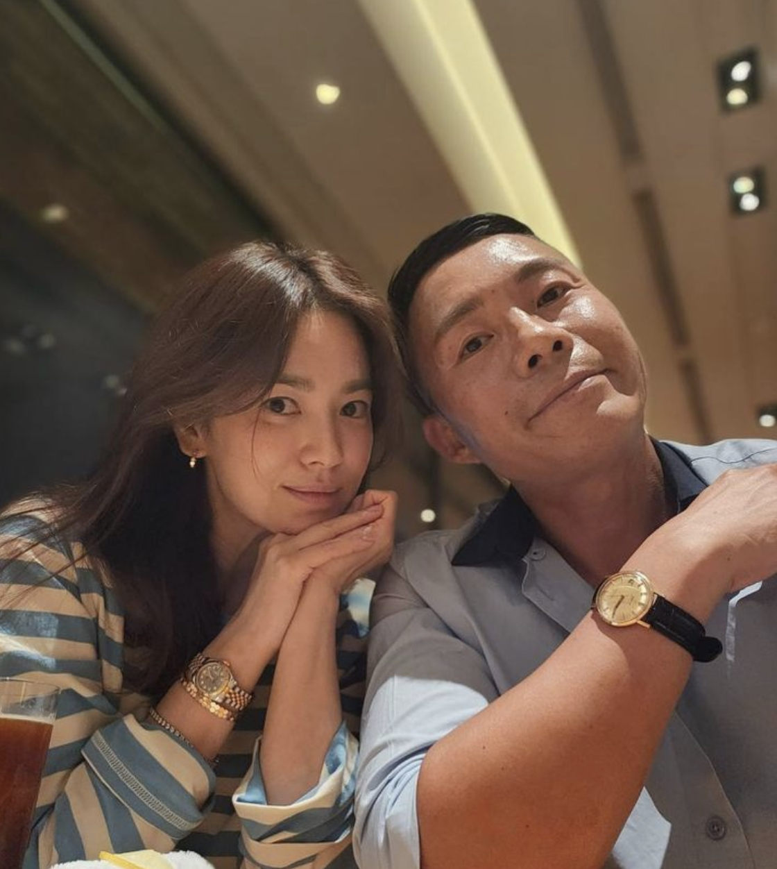 41歲宋慧喬與男性好友親密合照！清秀素顏震驚網民！眼袋皺紋蓋不住仙氣！