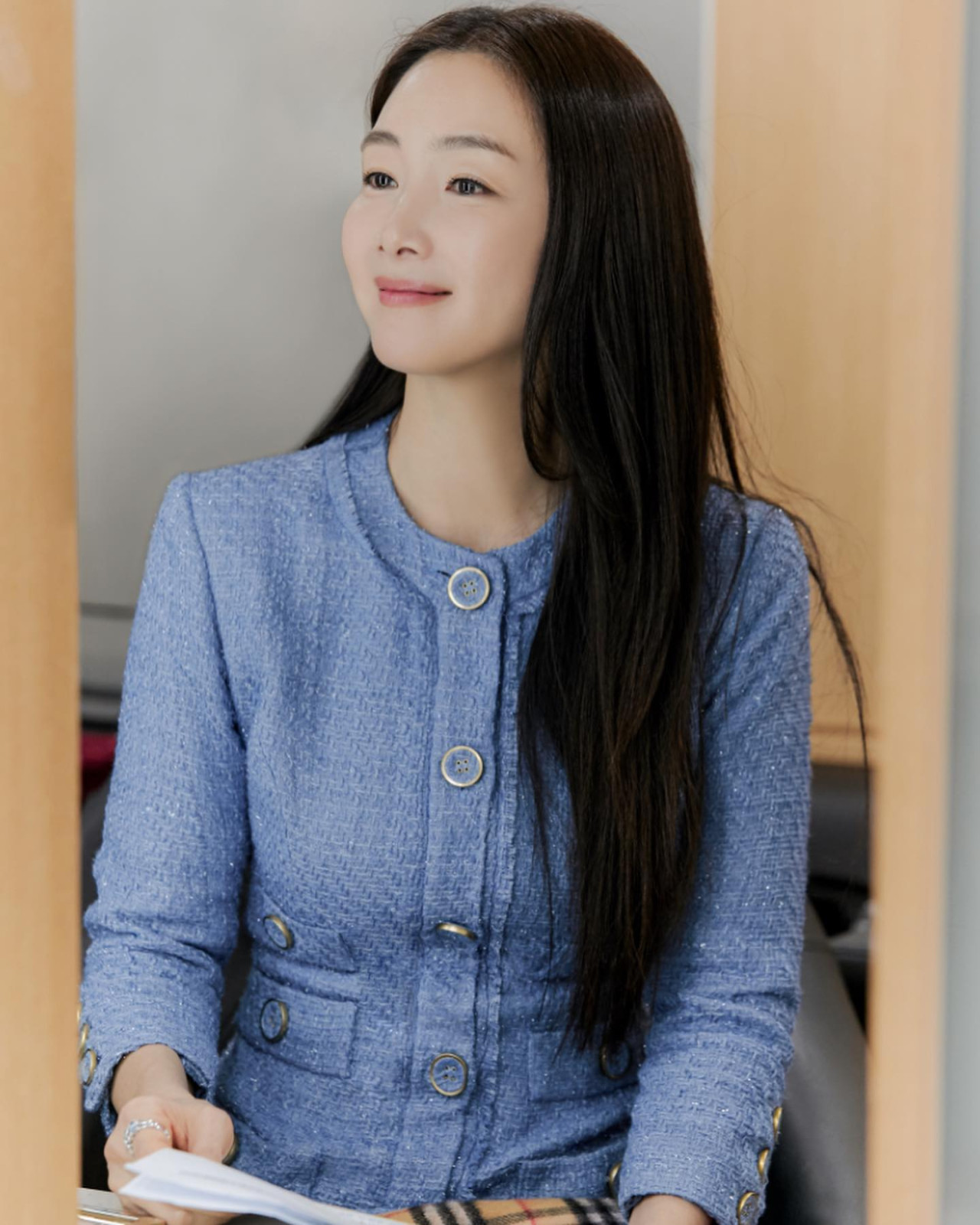 48歲崔智友息影6年寫真集曝光！臉上零老態網民驚艷！獲讚「根本大學生」！