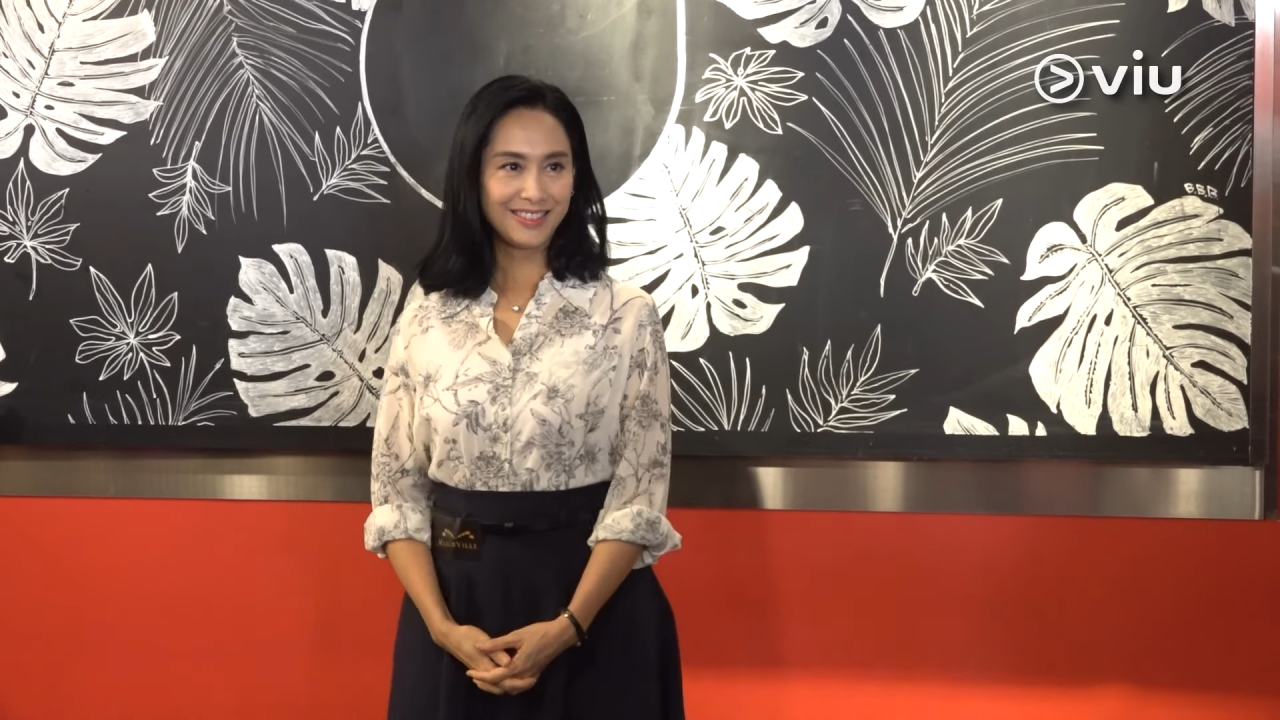 51歲朱茵零濾鏡現眼紋仍獲讚自然美！復出拍劇與蘇皓兒演兩姊妹！9歲女兒正面照曝光！