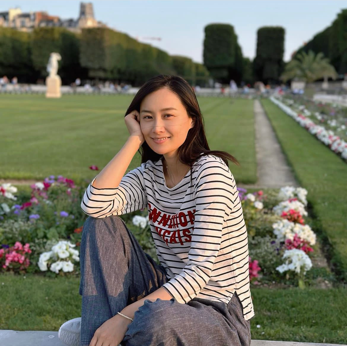 陳法拉素顏街邊打邊爐舊相翻HIT！被譽「顏值巔峰時期」38歲似18歲！