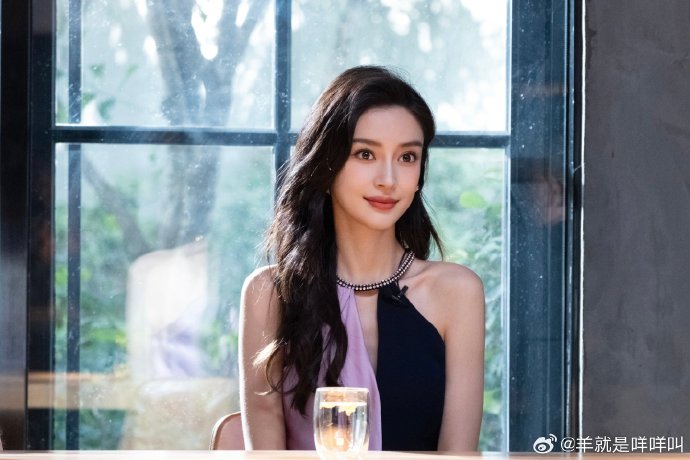 Angelababy遭爆穿假貨直播！粉絲怒批造型團隊：充滿廉價感、造型師的錯！