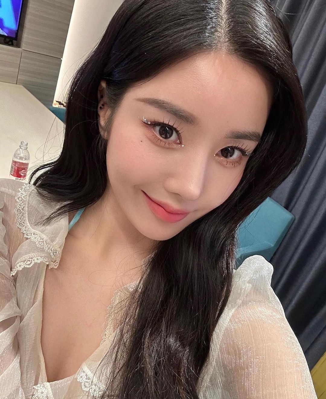 「韓國女團第一美胸」權恩妃被指整容！中學學生相曝光！網民列出三大疑點！