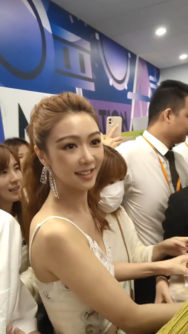 42歲薛凱琪真實生圖重拾靚樣！金髮馬尾似外國美女！網民讚「中年少女的典範」