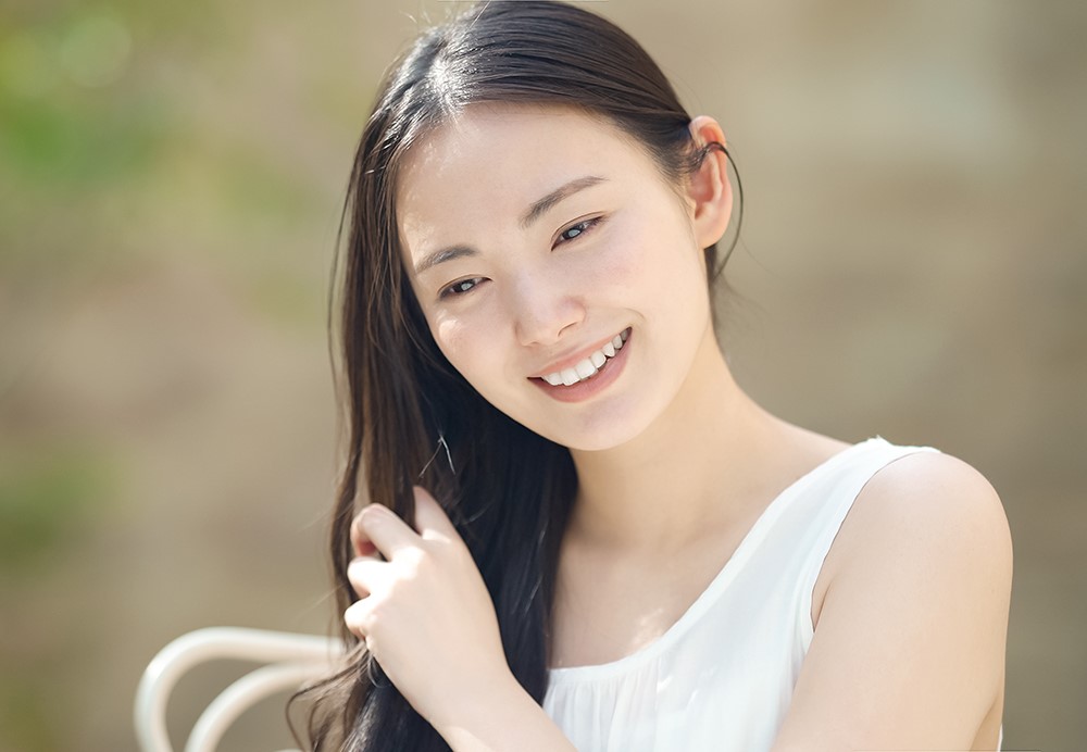 為遮白髮而染髮，易增加頭皮敏感兼脫髮？！1招即可令白髮消失！