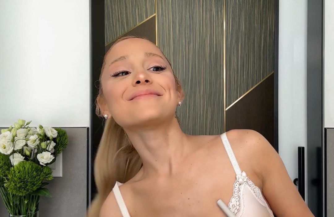 Ariana Grande含淚認患上容貌焦慮！坦承長期注射肉毒桿菌和豐唇！
