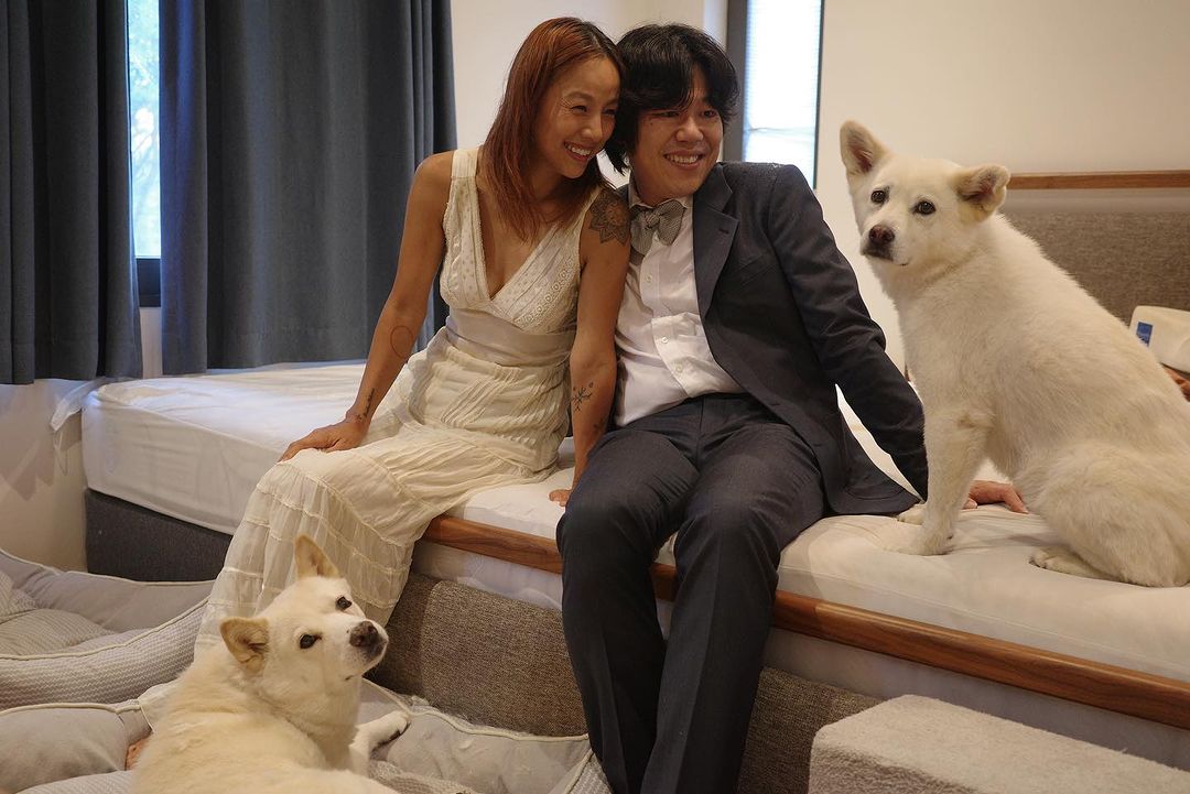 李孝利結婚10年重拍婚照超甜蜜！幸福田園婚姻生活曝光！