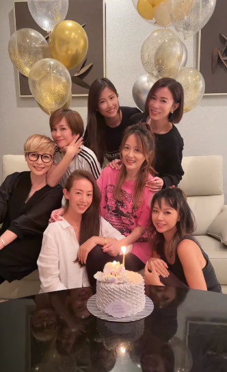 佘詩曼「七魔女」相隔2年終齊人合體！50歲姚樂怡超凍齡同少女無分別！