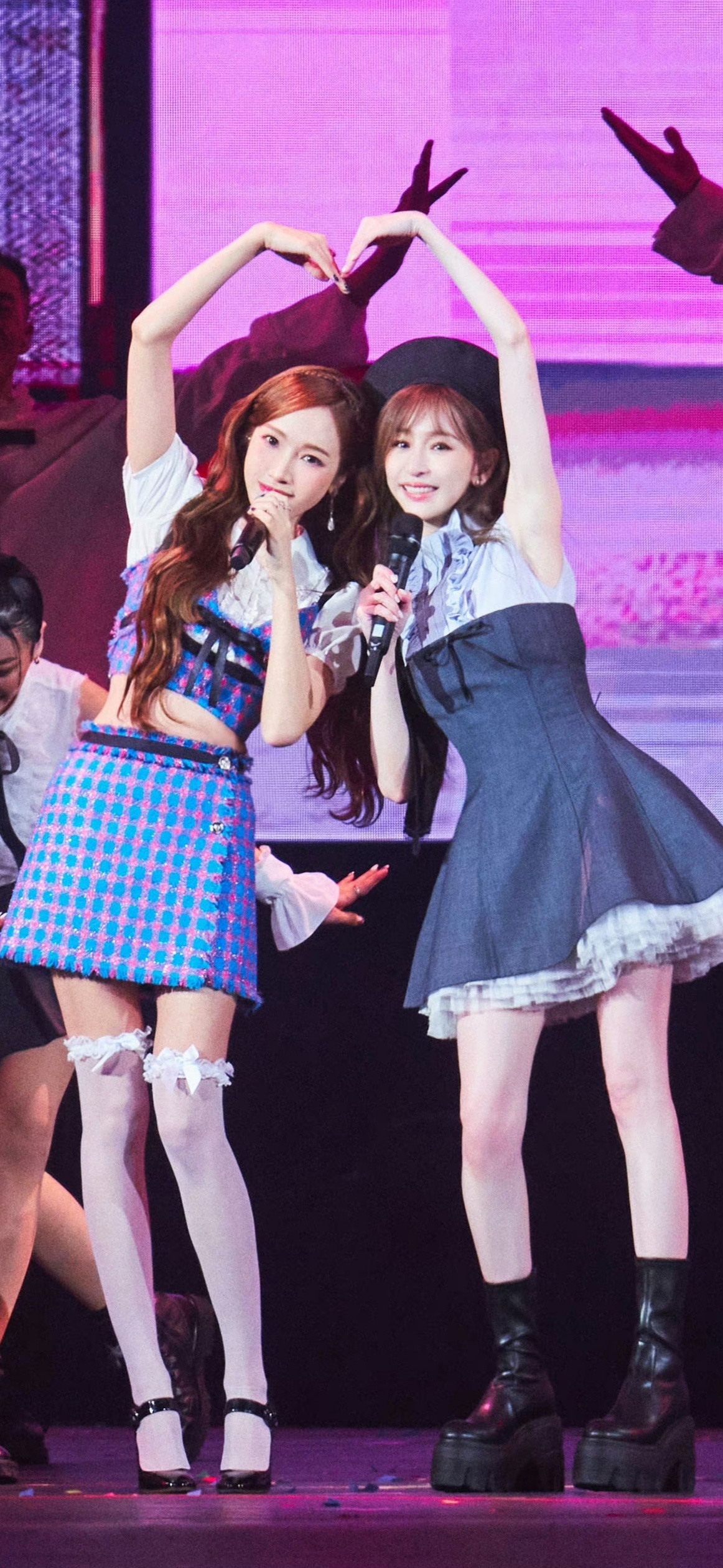 王心凌台北演唱會邀昔日戰友Jessica合唱《愛你》！41歲外表同身型完全不輸Jessica！