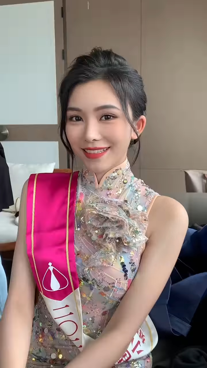港姐季軍王敏慈激罕公開全素顏！清純模樣網民激讚：素顏再選可以攞冠軍！