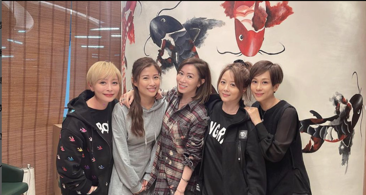 47歲文頌嫻息影多年近況曝光！自拍照曬凍齡靚樣！網民大讚：美得很自然！